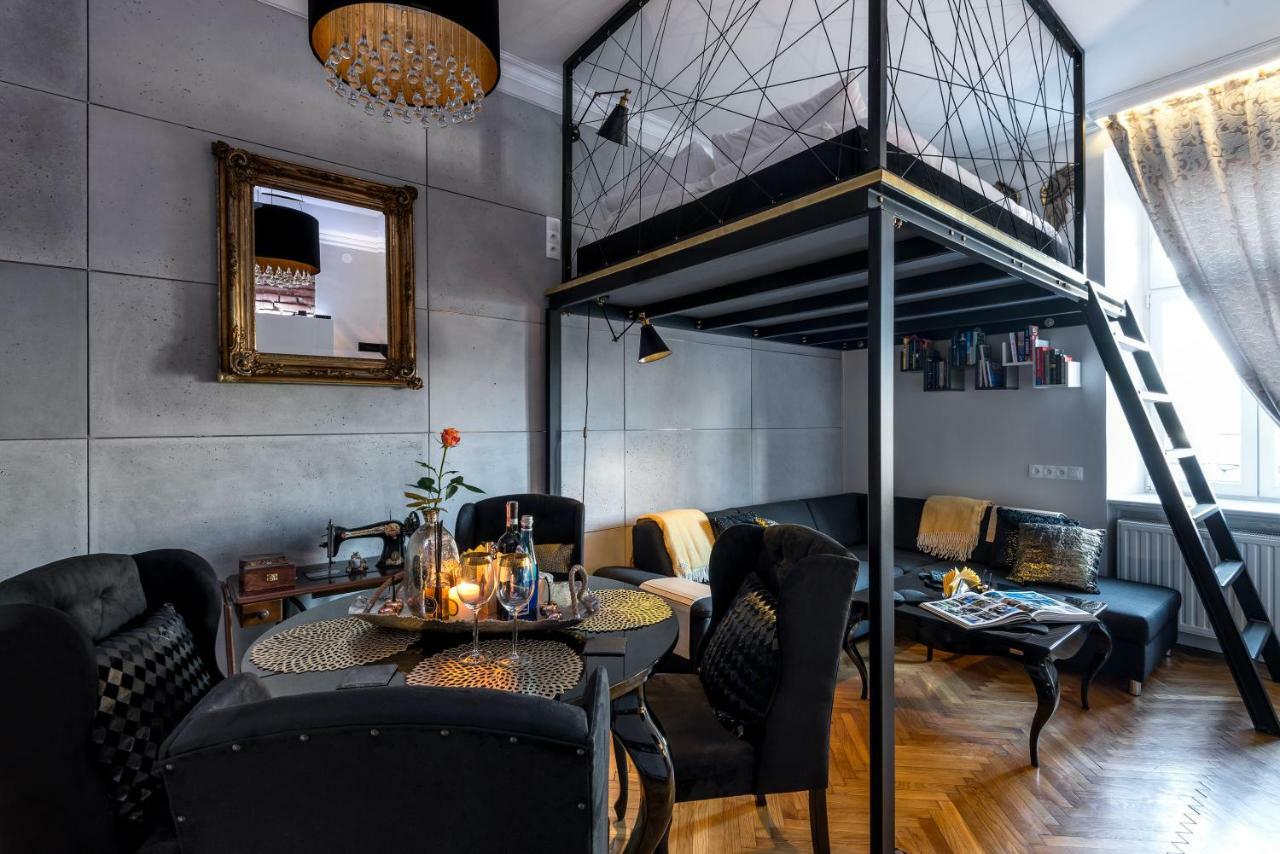 Home Far From Home Krakau Exterior foto