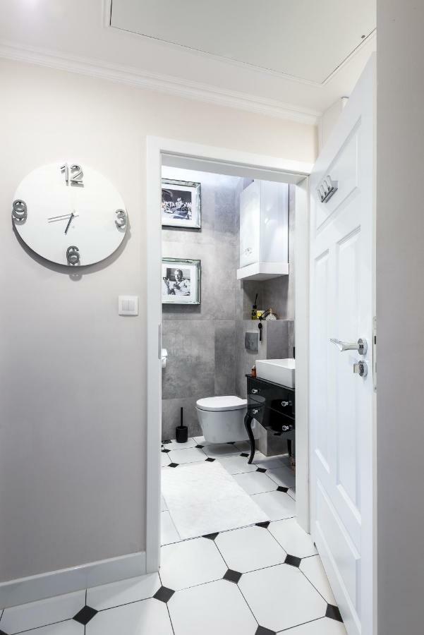 Home Far From Home Krakau Exterior foto